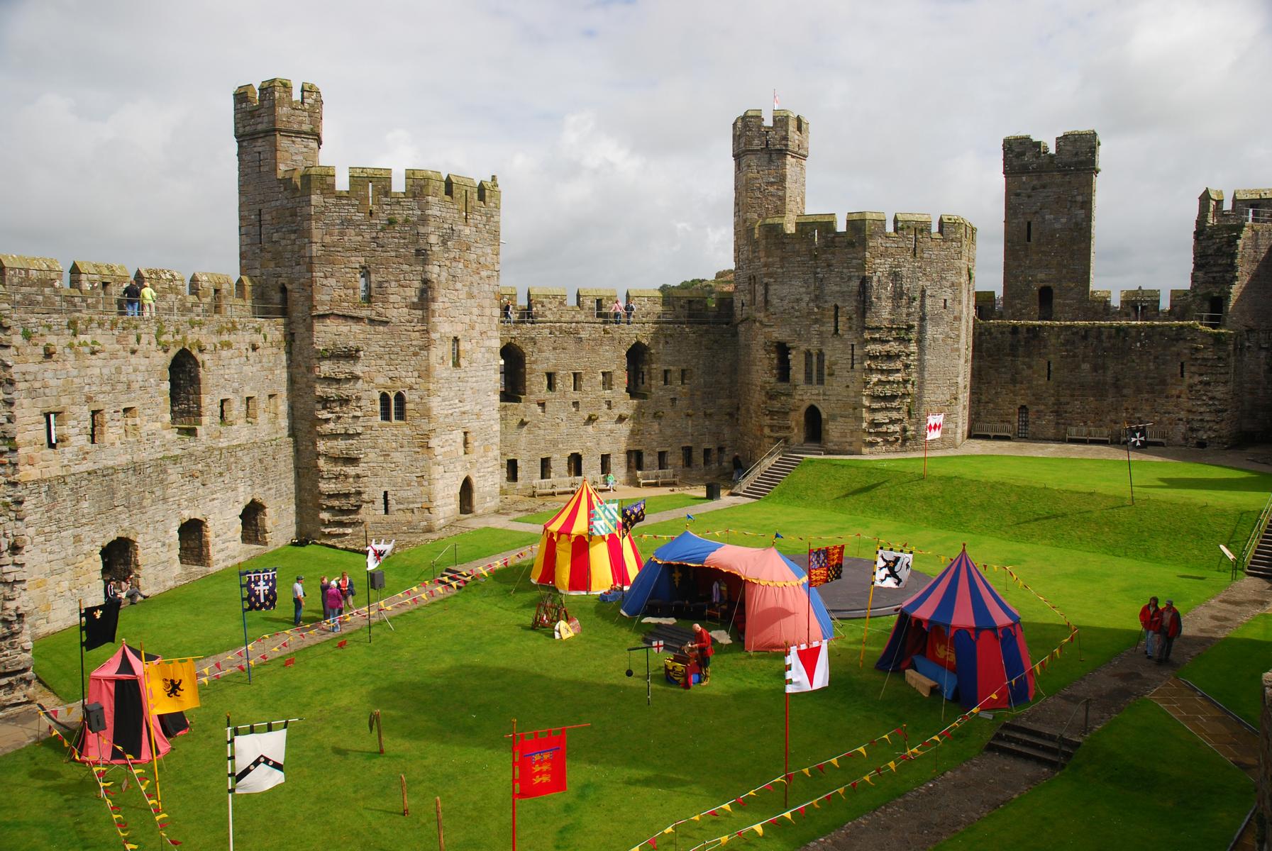 Ritterspiele in Caernarfon Castle - Lupe Reisen