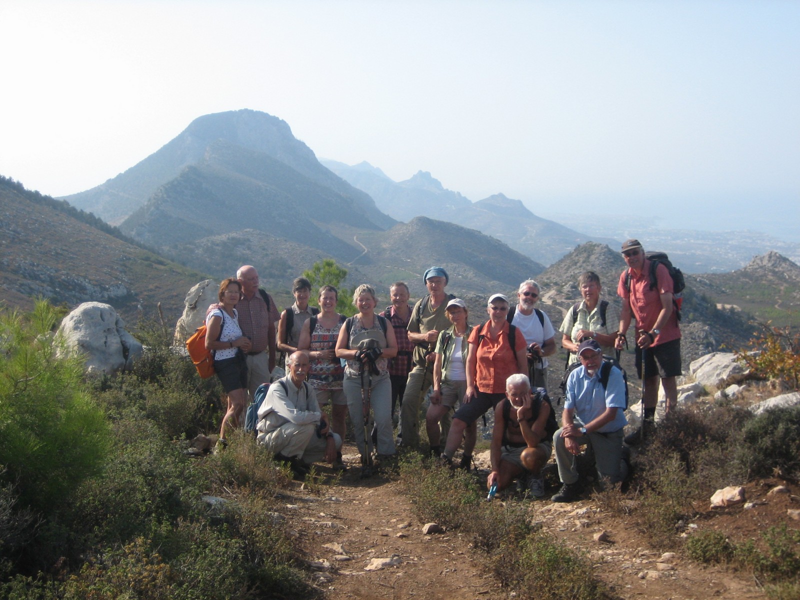 Gruppenbild vor der Besparmak Gebirgskette - Lupe Reisen