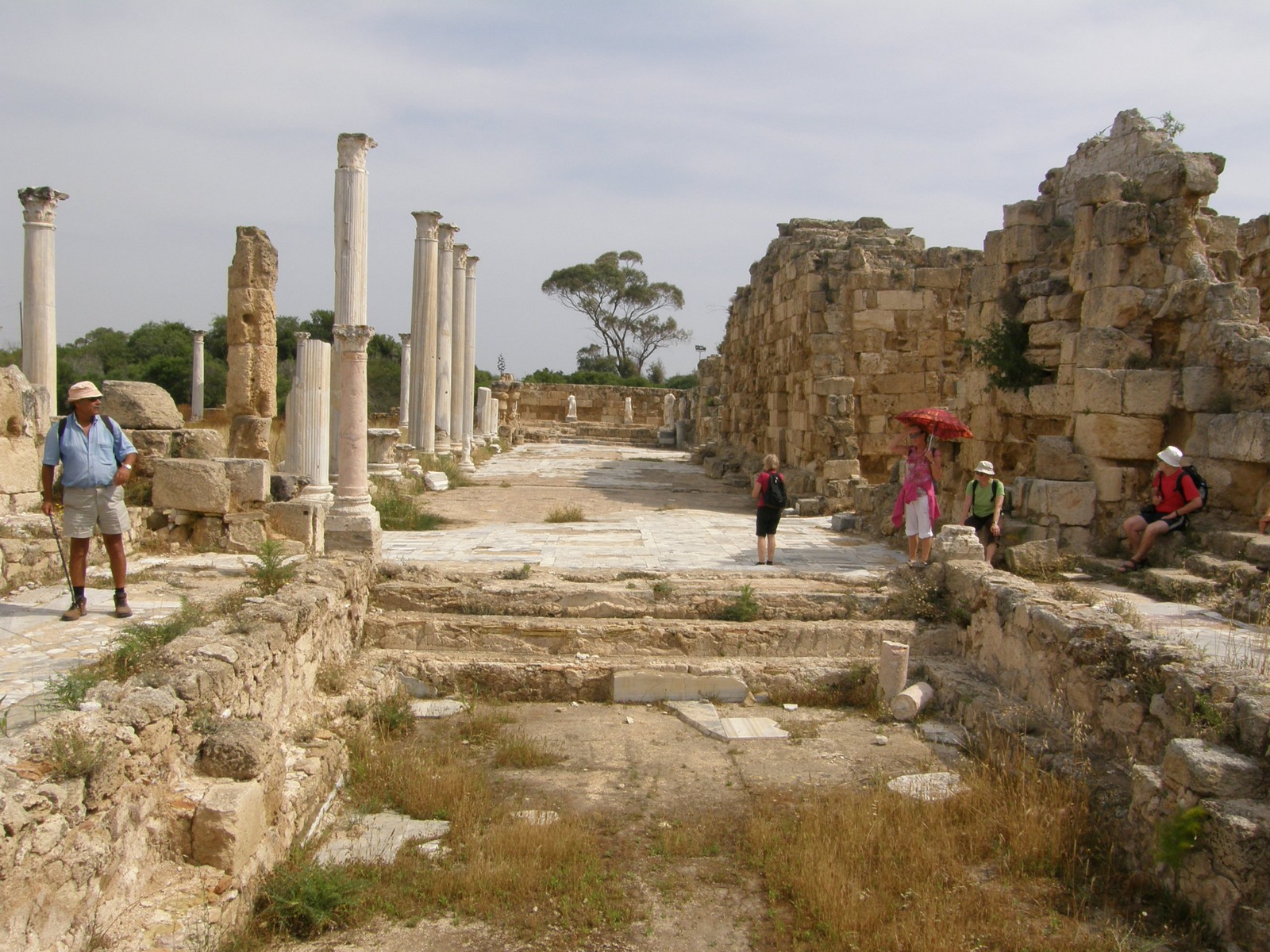 Besichtigung der antiken Sttte Salamis - Lupe Reisen