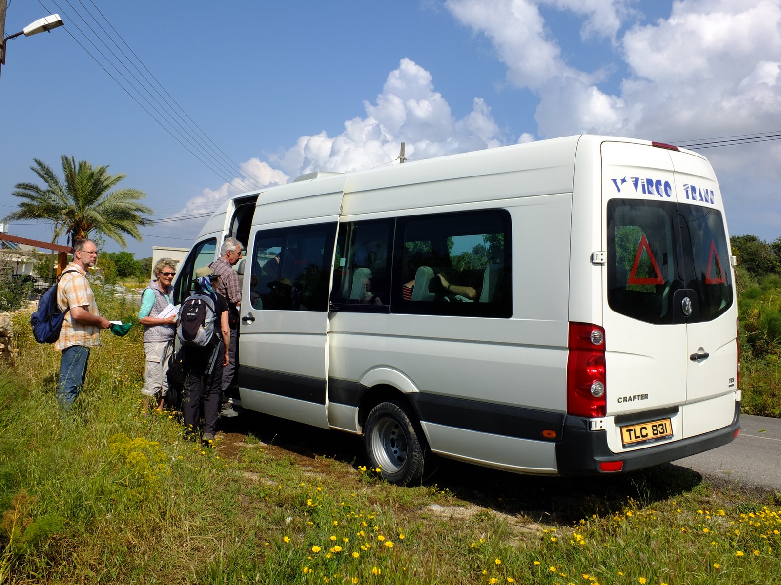 Wendiger Reisebus fr die Wanderreise Nordzypern - Lupe Reisen
