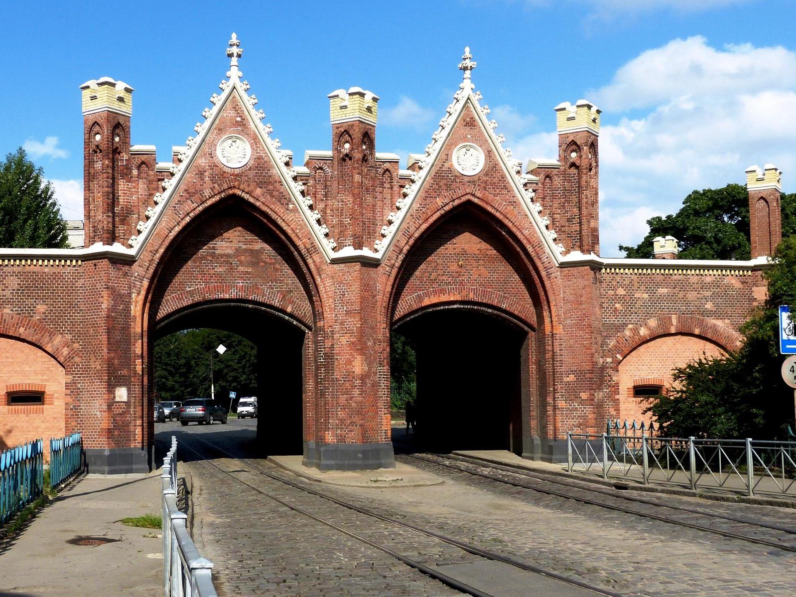 Eines der ehemaligen Stadttore Kaliningrads - das Brandenburger Tor ( Janne Neuman) - Lupe Reisen